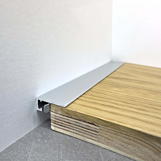 Плинтус TeckWood Micro М-6 Серебро матовое (анод.) - фото 1