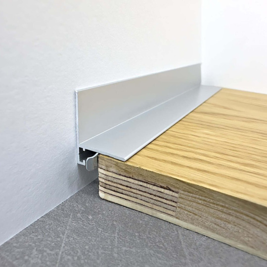 Плинтус TeckWood Micro L-20 Серебро матовое (анод.) - фото 1