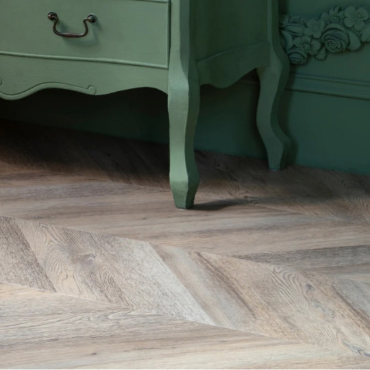 Кварц виниловый ламинат Vinilam Parquet Chevron RI153616CL4 Шеврон Шампань
- фото 3