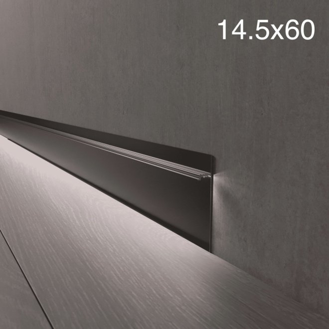 Плинтус Luxury Wood Decor Invisible™ Скрытый под подсветку чёрный муар / RAL 9005 - фото 1