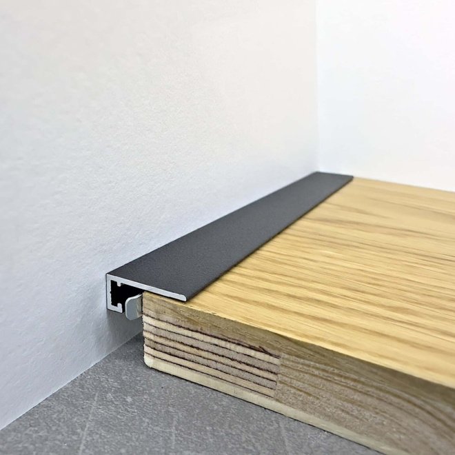 Плинтус TeckWood Micro М-6 Черный Муар RAL 9005 - фото 1