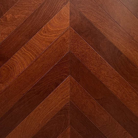 Паркет ёлка Wood Bee Chevron Сапели (Sapele) - фото 1