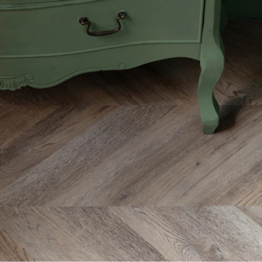 Кварц виниловый ламинат Vinilam Parquet Chevron RI153616CL4 Шеврон Шампань
- фото 1