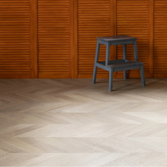 Кварц виниловый ламинат Vinilam Parquet Chevron RI4445118CL4 Шеврон Сезар
- фото 1