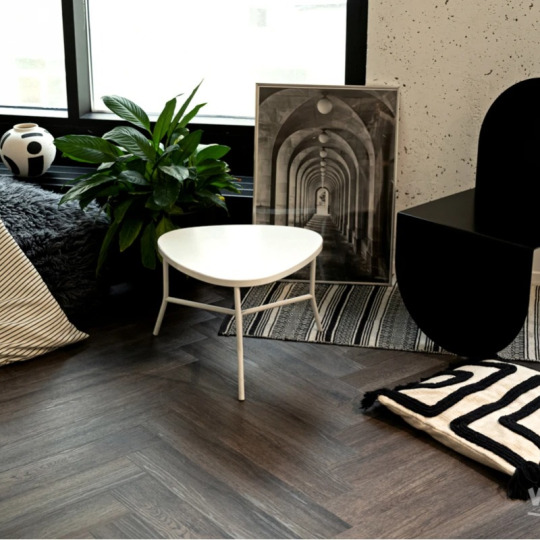 Кварц виниловый ламинат Vinilam Parquet Herringbone IS11211 Паркет Донателло
- фото 2