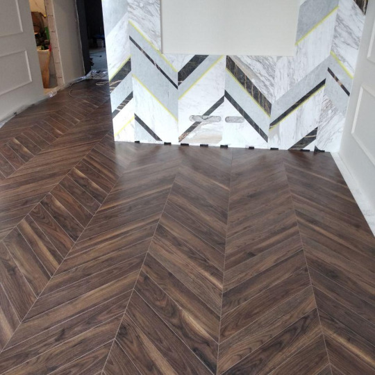 Ламинат CBM Ostrost Ostrost 502A/С Орех Габри 502A/С Орех Габри 12х129х728 - фото 1