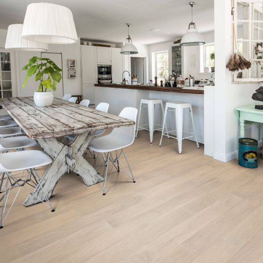 Паркетная доска Karelia Essence 1-пол. 138мм Дуб 138 Песочно Белый матовый лак 1П
- фото 2