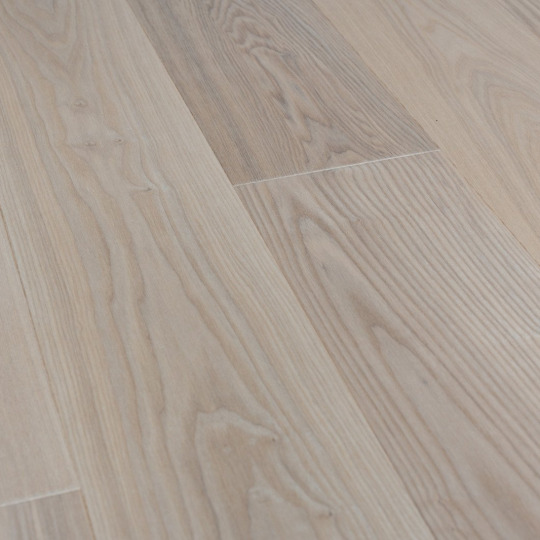 Массивная доска Amber Wood Amber Wood Ясень Белая ночьЯсень Белая ночь 18х90х300-1200 - фото 1