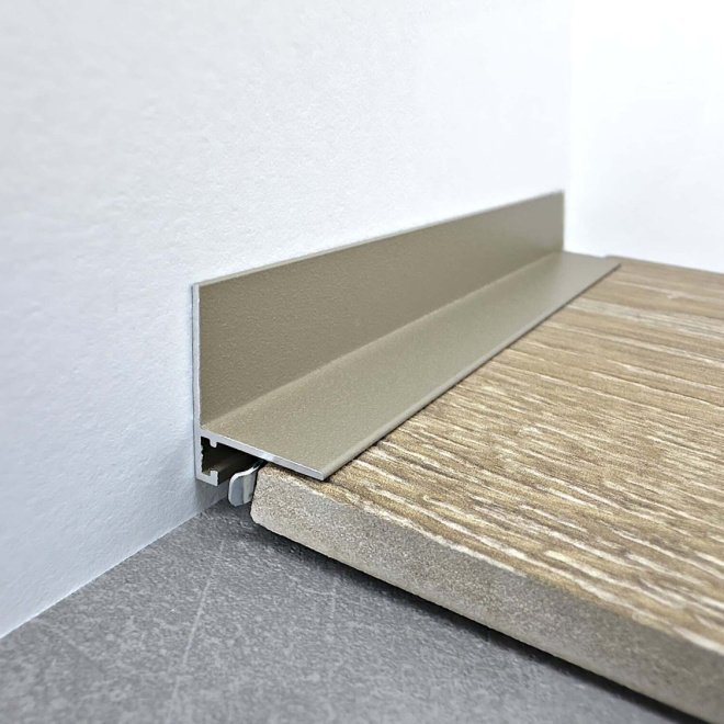 Плинтус TeckWood Micro L-20 Титан Муар RAL 7048 - фото 1