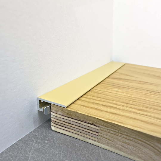 Плинтус TeckWood Micro М-6 Бежевый Муар RAL 1001 - фото 1