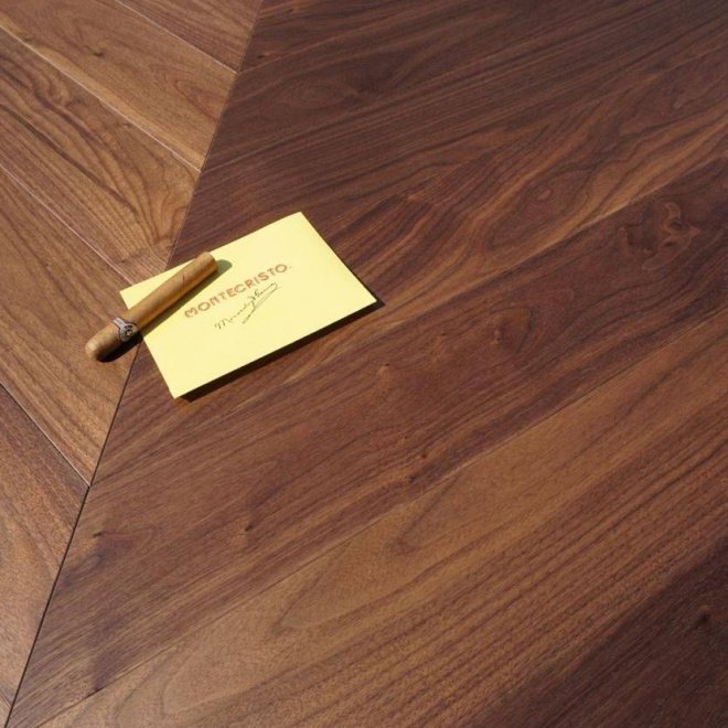 Паркетная доска Parquet Prime Французская елка Шеврон Орех Churchill - фото 1