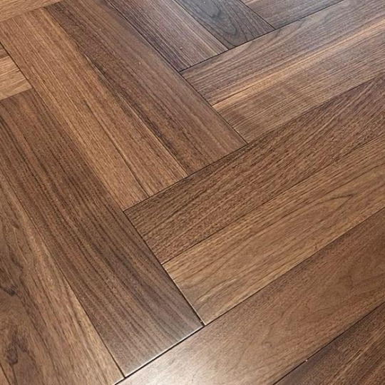 Паркет ёлка HM Flooring Орех Американский селект (Herringbone) лак - фото 3