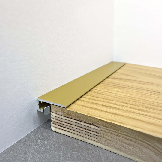 Плинтус TeckWood Micro М-6 Золото Муар RAL 1036 - фото 1