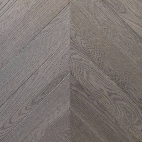Паркет ёлка Wood Bee Chevron Ясень Fog (Фог) - фото 1
