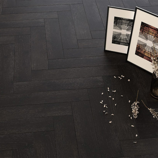 Паркет ёлка Gran Parte Венгерская ёлка 024 Антрацит Антрацит 15х150х600 - фото 1