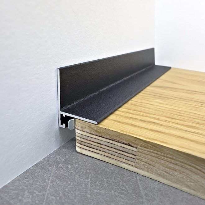 Плинтус TeckWood Micro L-20 Черный Муар RAL 9005 - фото 1