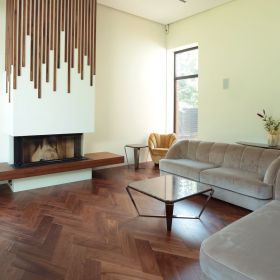 HM Flooring Итальянская ёлка Орех американский селект (Diamond)