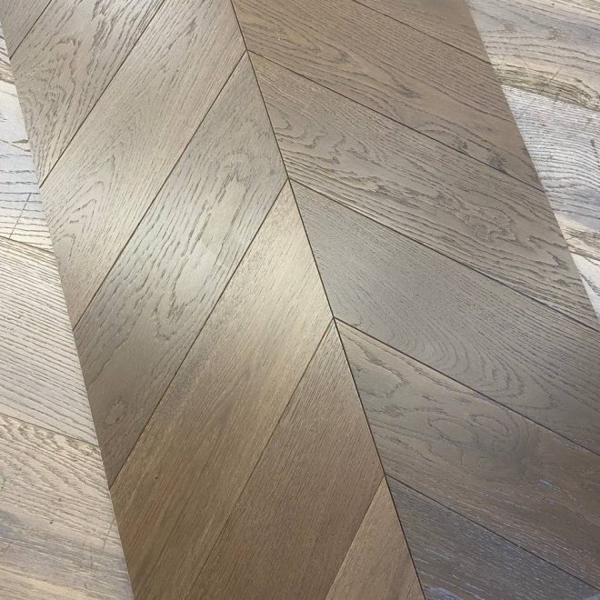 Паркет ёлка HM Flooring Дуб Décor-7 (Chocolate)
Натур 
Лак УФ
14 мм - фото 2
