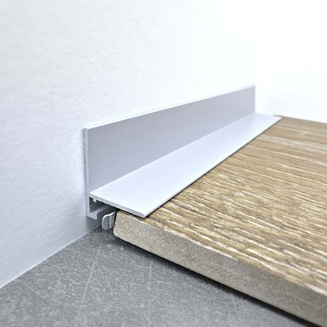 Плинтус TeckWood Micro L-20 Серый Муар RAL 7047 - фото 1